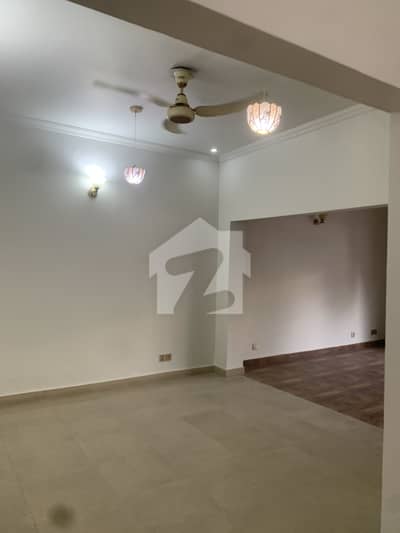 10 Marla Renovated Villa For Sale