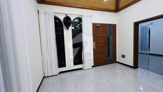 10 Marla Brand New House For Sale 10 Marla Brand New House For Sale