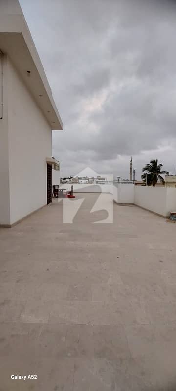 150 Sq Yard 3rd Floor Pent House Brand New