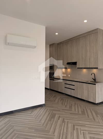 Brand-New Designer Apartment