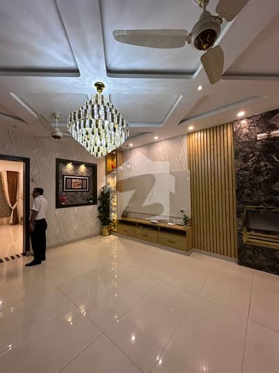 10 Marla Lower Portion Avaiable for Rent in Bahria town Lahore