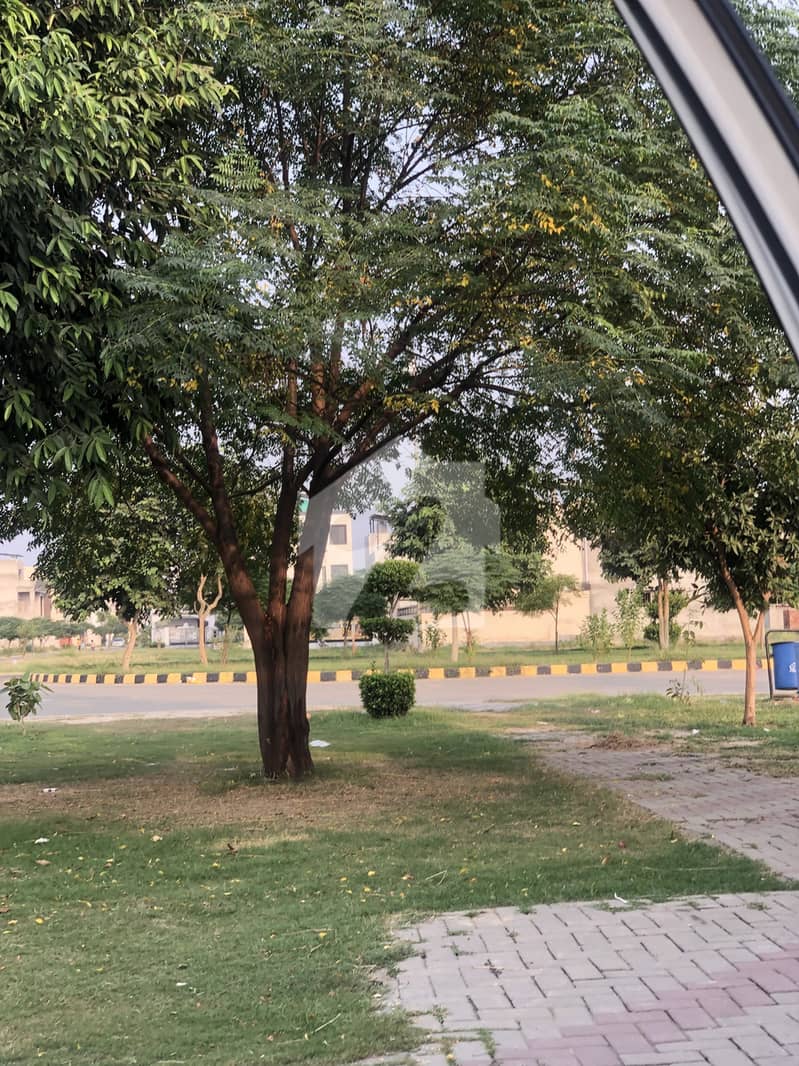 باغِ ارم ہاؤسنگ سوسائٹی لاہور میں 10 مرلہ رہائشی پلاٹ 1.32 کروڑ میں برائے فروخت۔ باغِ ارم ہاؤسنگ سوسائٹی لاہور میں 10 مرلہ رہائشی پلاٹ 1.32 کروڑ میں برائے فروخت۔