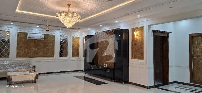 2-Kanal Spanish Bungalow With Swimming Pool Fully Furnished Urgent Sale 2-Kanal Spanish Bungalow With Swimming Pool Fully Furnished Urgent Sale
