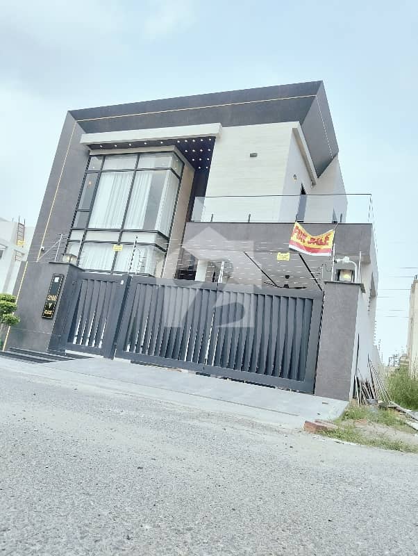 10 Marla House Available For Sale 10 Marla House Available For Sale