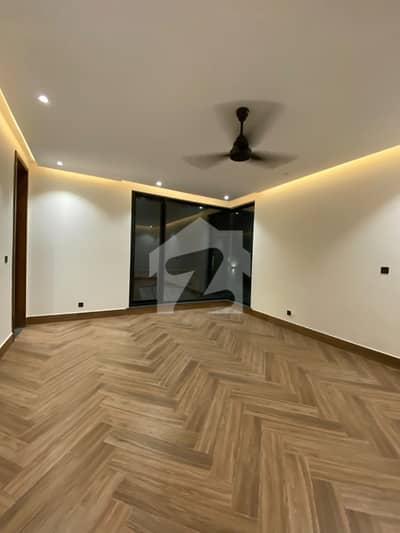 1 Kanal Upper Portion Available For Rent