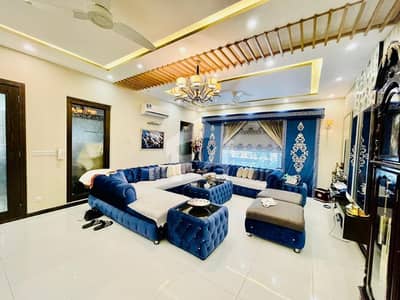 1 Kanal Slightly Use Mazhar Munair Design House Available For Sale In Dha Phase 5 Top Location