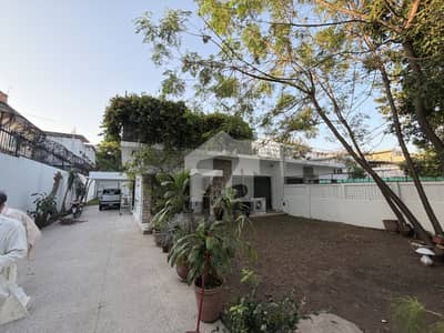 F-7 Beautiful House For Rent With Green Lawn