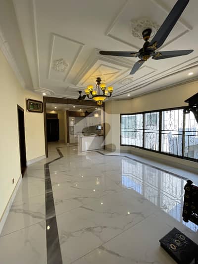ONE KANAL BEAUTIFULL HOUSE AVAILABLE FOR RENT IN DHA PHASE 4