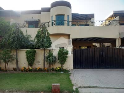 عسکری 10 - سیکٹر بی عسکری 10,عسکری,لاہور میں 4 کمروں کا 10 مرلہ مکان 6.0 کروڑ میں برائے فروخت۔ عسکری 10 - سیکٹر بی عسکری 10,عسکری,لاہور میں 4 کمروں کا 10 مرلہ مکان 6.0 کروڑ میں برائے فروخت۔