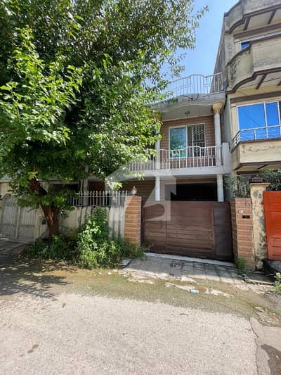 I 10,2 6 Marla House Available For Rent