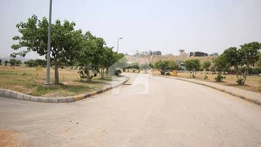 10 Marla Plot For Sale In I Block At 1 Crore