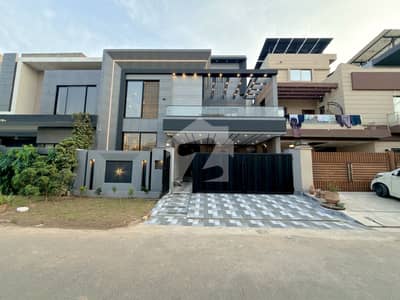 10 MARLA BRAND NEW ULTRA MODERN DESIGN HOUSE FOR SALE