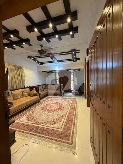 Flat Of 250 Square Yards In Clifton - Block 5 For rent