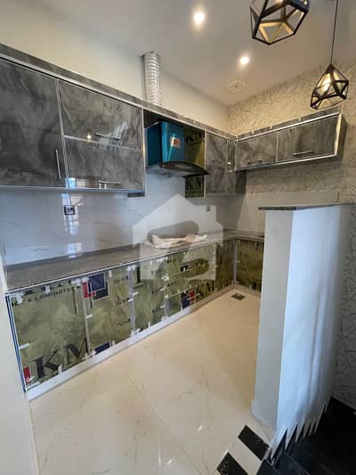 5 MARLA SLIGHTLY USED HOUSE FOR SALE