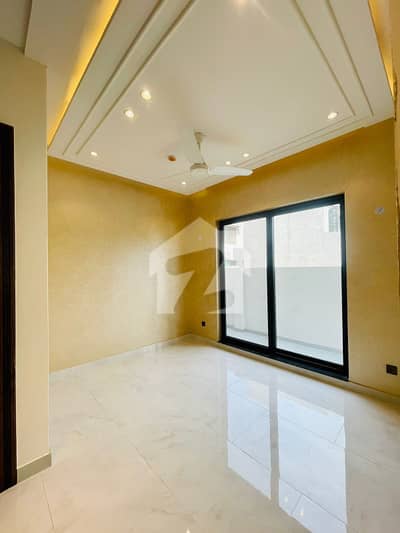 Contemporary 14 Marla Residence For Rent In Defence Raya Lahore-Facing Golf