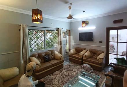 Get An Attractive Prime Location House In Scheme 33 Under Rs. 45000000