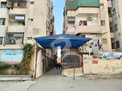 گلستانِِ جوہر ۔ بلاک 4 گلستانِ جوہر,کراچی میں 1 کمرے کا 2 مرلہ فلیٹ 19.0 لاکھ میں برائے فروخت۔ گلستانِِ جوہر ۔ بلاک 4 گلستانِ جوہر,کراچی میں 1 کمرے کا 2 مرلہ فلیٹ 19.0 لاکھ میں برائے فروخت۔