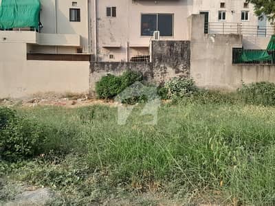 5 Marla Hot Plot For Sale