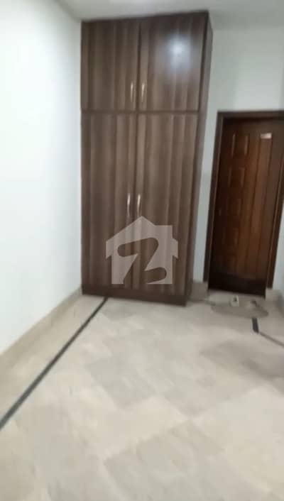 علی پارک کینٹ,لاہور میں 3 کمروں کا 3 مرلہ مکان 75.0 ہزار میں کرایہ پر دستیاب ہے۔