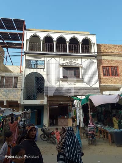 لطیف آباد یونٹ 5 لطیف آباد,حیدر آباد میں 5 کمروں کا 5 مرلہ مکان 5.5 کروڑ میں برائے فروخت۔