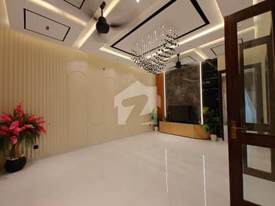 کینال گارڈن لاہور میں 4 کمروں کا 5 مرلہ مکان 2.6 کروڑ میں برائے فروخت۔