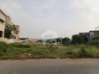 5 MARLA PLOT AVAILABLE FOR SALE LOCATED ON 40 FEET WIDE ROAD