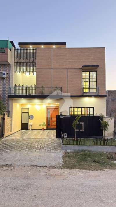 MPCHS B17 - C1 Block 7 Marla House For Sale