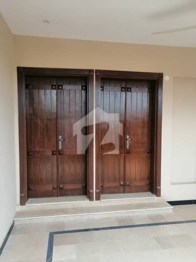 7 Marla House Ideally Heighted Location