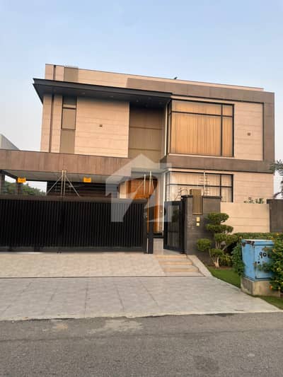 ڈی ایچ اے فیز 8 ڈی ایچ اے ڈیفینس,لاہور میں 7 کمروں کا 1 کنال مکان 14.5 کروڑ میں برائے فروخت۔ ڈی ایچ اے فیز 8 ڈی ایچ اے ڈیفینس,لاہور میں 7 کمروں کا 1 کنال مکان 14.5 کروڑ میں برائے فروخت۔