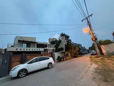 25 Marla Beautiful House For Sale Near Chawinda Ground Ghazi Road Sialkot Cantt