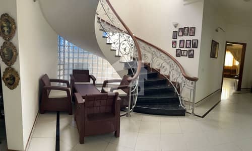BUNGALOW AVAILABLE FOR SALE BUNGALOW AVAILABLE FOR SALE