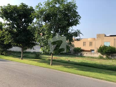1-KANAL PLOT IN T BLOCK,. NEAR TO PARK AND MAIN ROAD. DIRECT MEETING WITH PLOT OWNER. 1-KANAL PLOT IN T BLOCK,. NEAR TO PARK AND MAIN ROAD. DIRECT MEETING WITH PLOT OWNER.