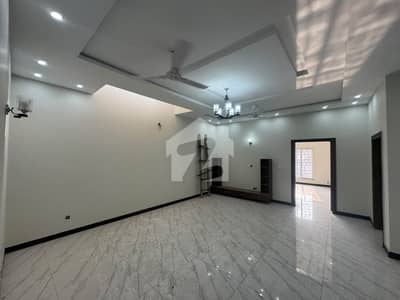 10 Marla Boulevard House in Bahria Enclave C1