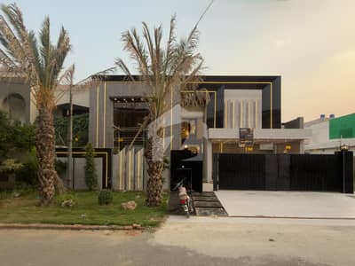 1 KANAL LUXURY BRAND NEW HOUSE FOR SALE IN NASHEMAN E IQBAL 2