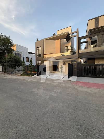 10 Marla Used Like New House Available For Sale Sector E Bahria Town Lahore