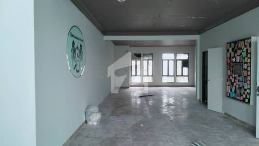 ڈی ایچ اے فیز 5 ڈی ایچ اے ڈیفینس,کراچی میں 4 مرلہ Studio دفتر 80.0 ہزار میں کرایہ پر دستیاب ہے۔