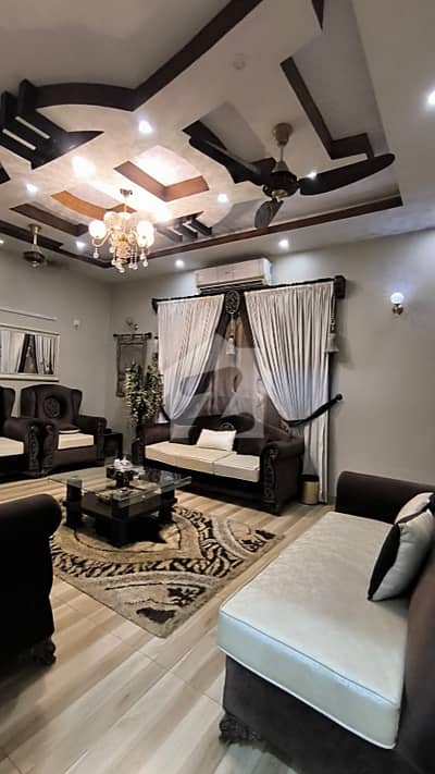 Spacious 400 Square Yards House Available For sale In Gulshan-e-Iqbal - Block 5 Spacious 400 Square Yards House Available For sale In Gulshan-e-Iqbal - Block 5
