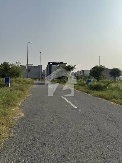 TOP DEALS ESTATE & BUILDERS Offers Exceptional 1-Kanal Plot For Sale In DHA Phase 7 Y Block 3.65 Crore ( Seller Over Seas )