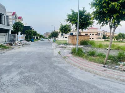 فیصل ٹاؤن فیز 1 فیصل ٹاؤن - ایف ۔ 18,اسلام آباد میں 14 مرلہ رہائشی پلاٹ 2.9 کروڑ میں برائے فروخت۔ فیصل ٹاؤن فیز 1 فیصل ٹاؤن - ایف ۔ 18,اسلام آباد میں 14 مرلہ رہائشی پلاٹ 2.9 کروڑ میں برائے فروخت۔