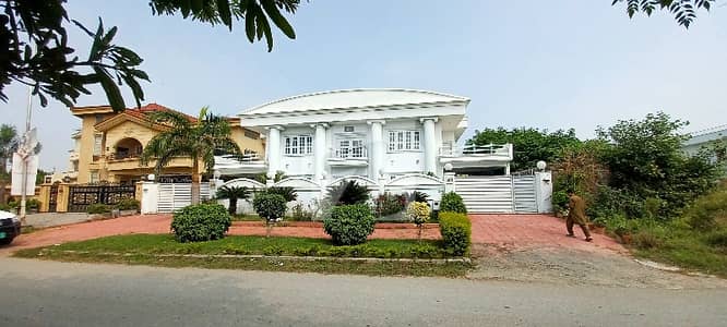 2 Kanal House Building For Rent in G15 Islamabad.