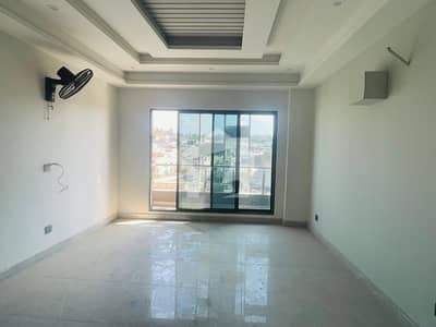 Flat Sized 790 Square Feet In Bahria Town Phase 8 - Umer Block