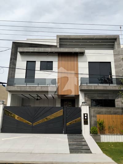 10 Marla Double Height House For Sale In J Block LDA Avenue 1 Lahore | 6 Bedrooms | Gas Available | 4 Crore 95 Lakh