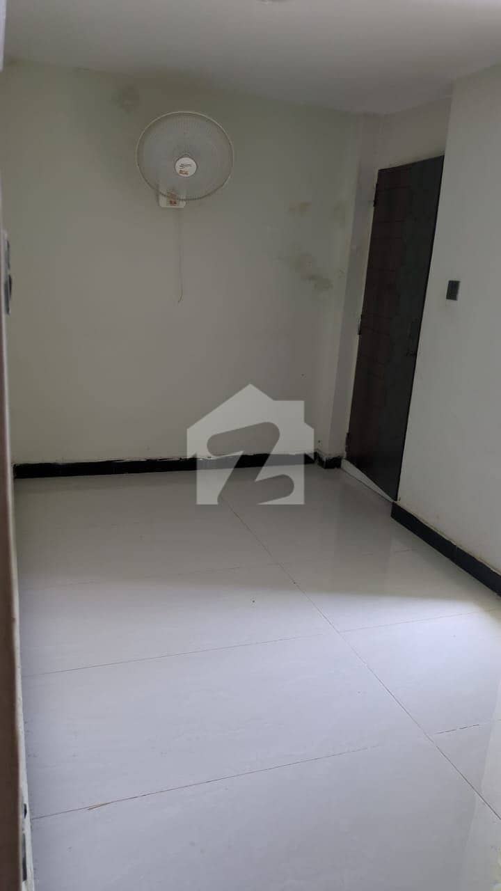 Upper Mummty Room For Rent In F-10/3 Upper Mummty Room For Rent In F-10/3