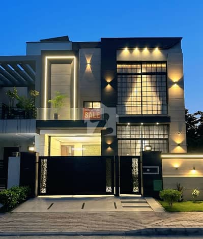 5 Marla Brand New Modren House Available For Sale in Bahria Town Lahore