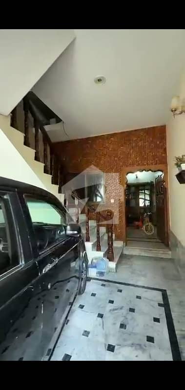 Triple Story House For Sale Location Satellite Town D-Block Park Face Size 7 Marla