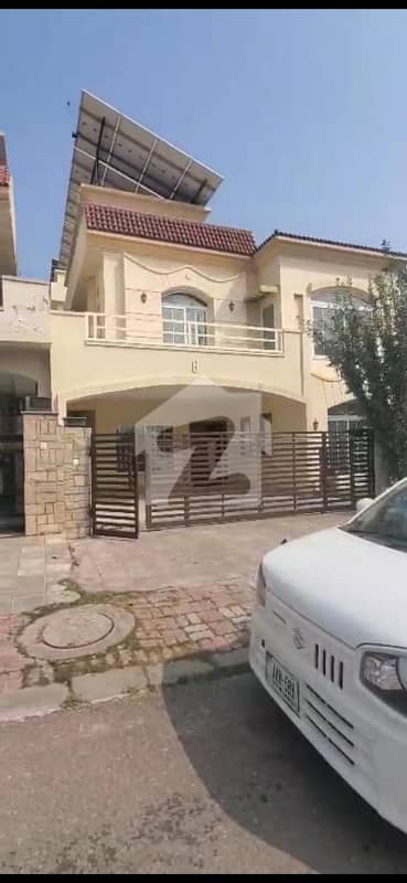 10 Marla House For Rent With 10 KW Solar System Installed Sector C-1, Bahria Enclave 10 Marla House For Rent With 10 KW Solar System Installed Sector C-1, Bahria Enclave
