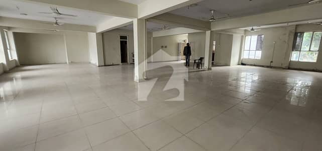 4000 SQFT OFFICE FOR RENT IIN F-8 MARKAZ