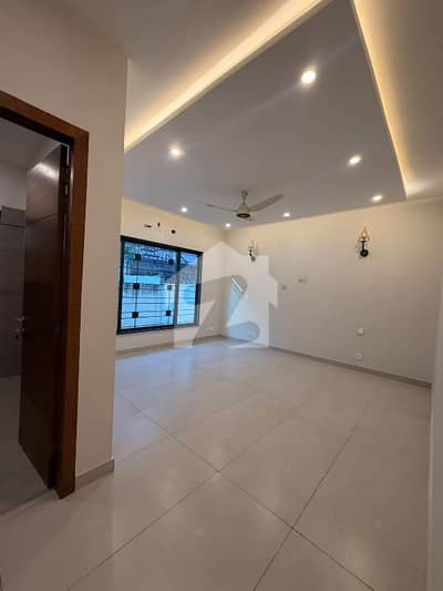 Brand New Office For Rent 2000 Sqft Floor With Parking Security With Big Reception Area And Suitable For I. T, Telecom And Software Companies. Brand New Office For Rent 2000 Sqft Floor With Parking Security With Big Reception Area And Suitable For I. T, Telecom And Software Companies.