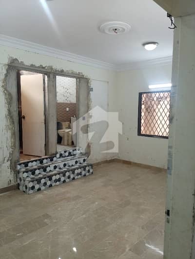 300 SQUARE YARD HOUSE AVAILABLE FOR SILENT COMMERCIAL OFFICE USED IT SOFTWARE HOUSE WAREHOUSE AVAILABLE VIP LOCATION MAIN ROAD