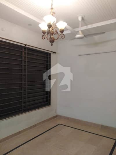 ONE KANAL GROUND PORTION FOR RENT   Spacious & Well-Maintained Portion